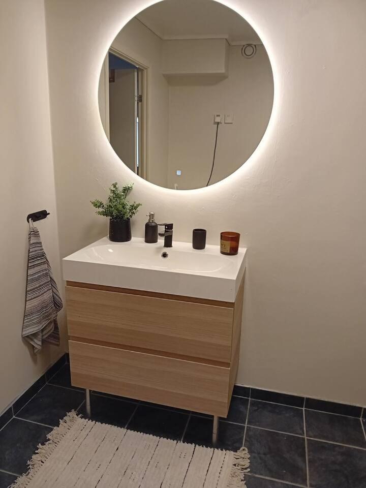 Practical Apartment, To Center Lejlighed *